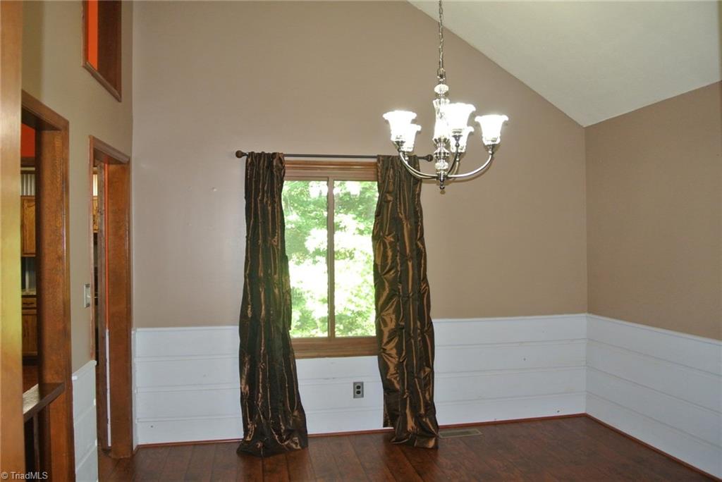 186 Hunters Ridge Road Winston-Salem, NC 27103 - Photo 6 of 30 Gallery Image 6