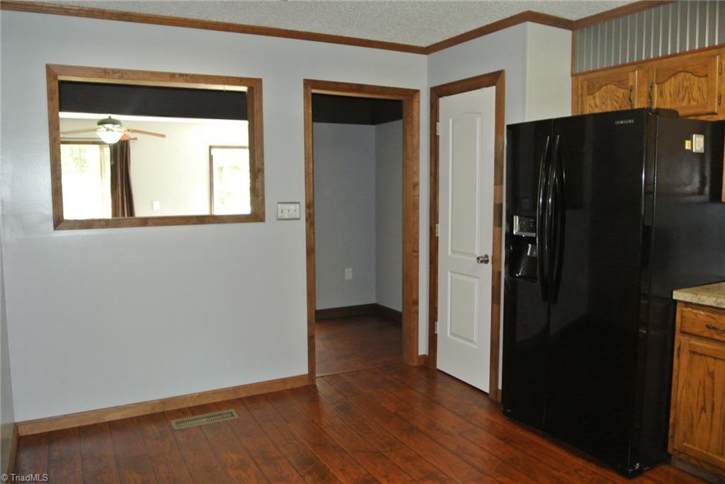 186 Hunters Ridge Road Winston-Salem, NC 27103 - Photo 8 of 30 Gallery Image 8