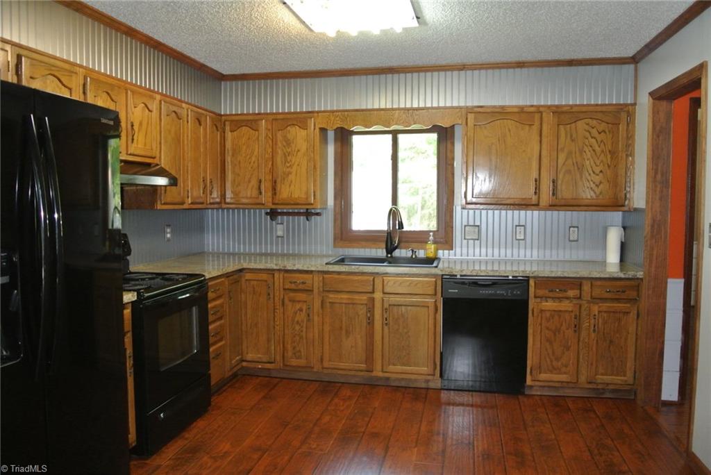 186 Hunters Ridge Road Winston-Salem, NC 27103 - Photo 9 of 30 Gallery Image 9