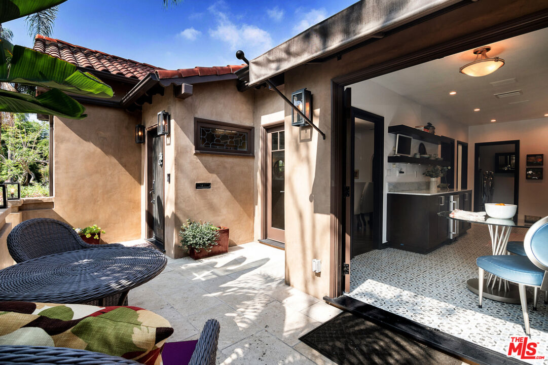 6331 Drexel Avenue Los Angeles, CA 90048 - Photo 15 of 37 a view of a living room and a couch