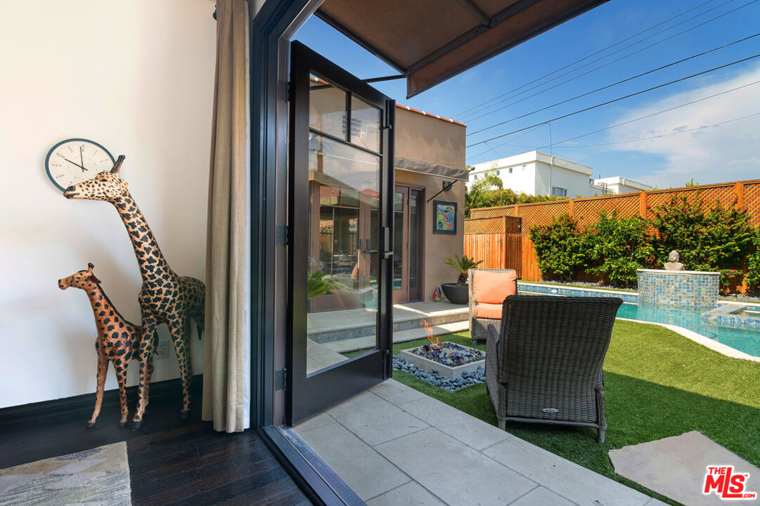 6331 Drexel Avenue Los Angeles, CA 90048 - Photo 24 of 37 a view of balcony with furniture