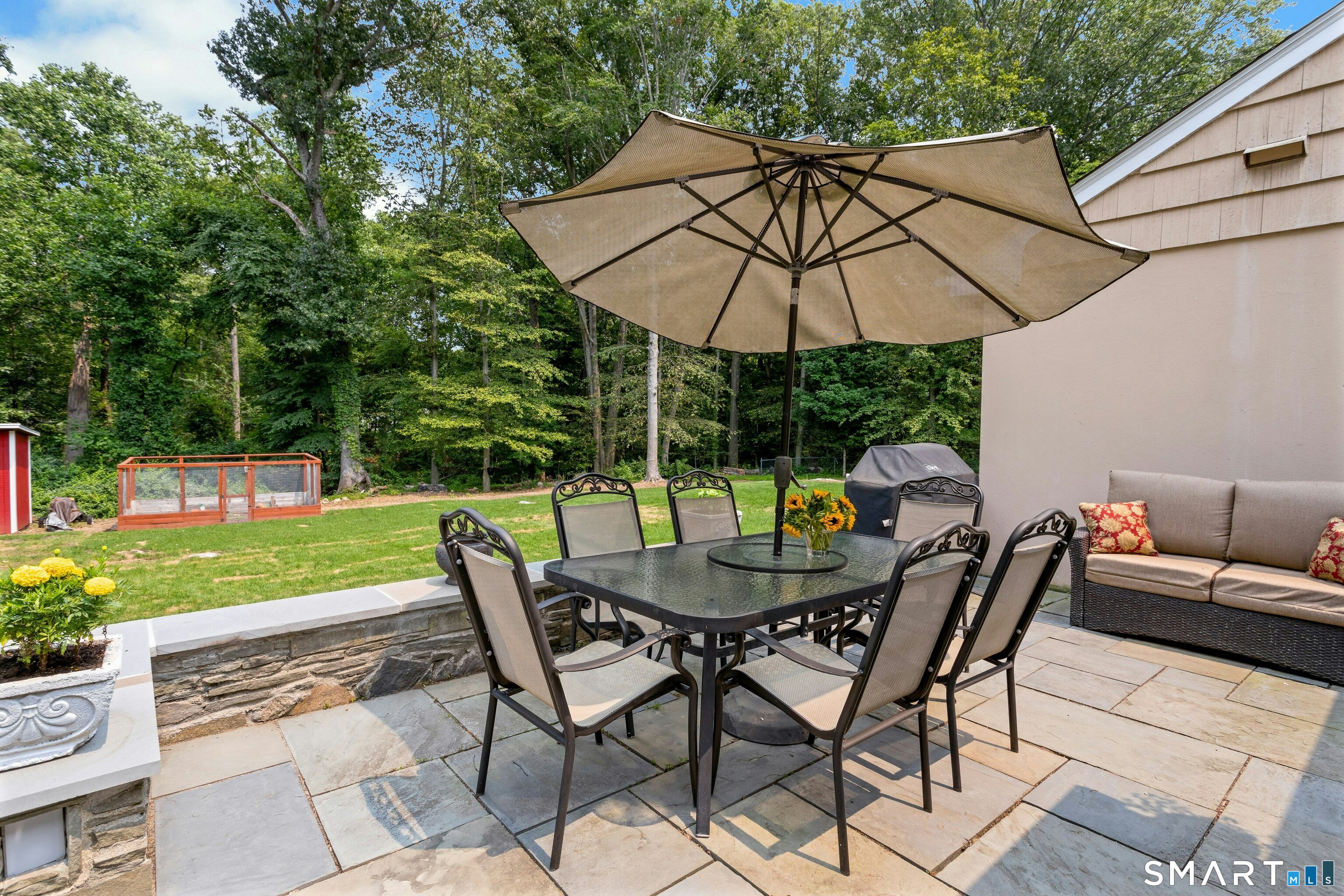 160 Eden Road Stamford, CT 06907 - Photo 23 of 27