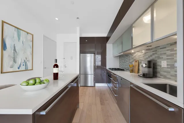 $999,996 | 75 Wall Street, Unit 31N | Financial District