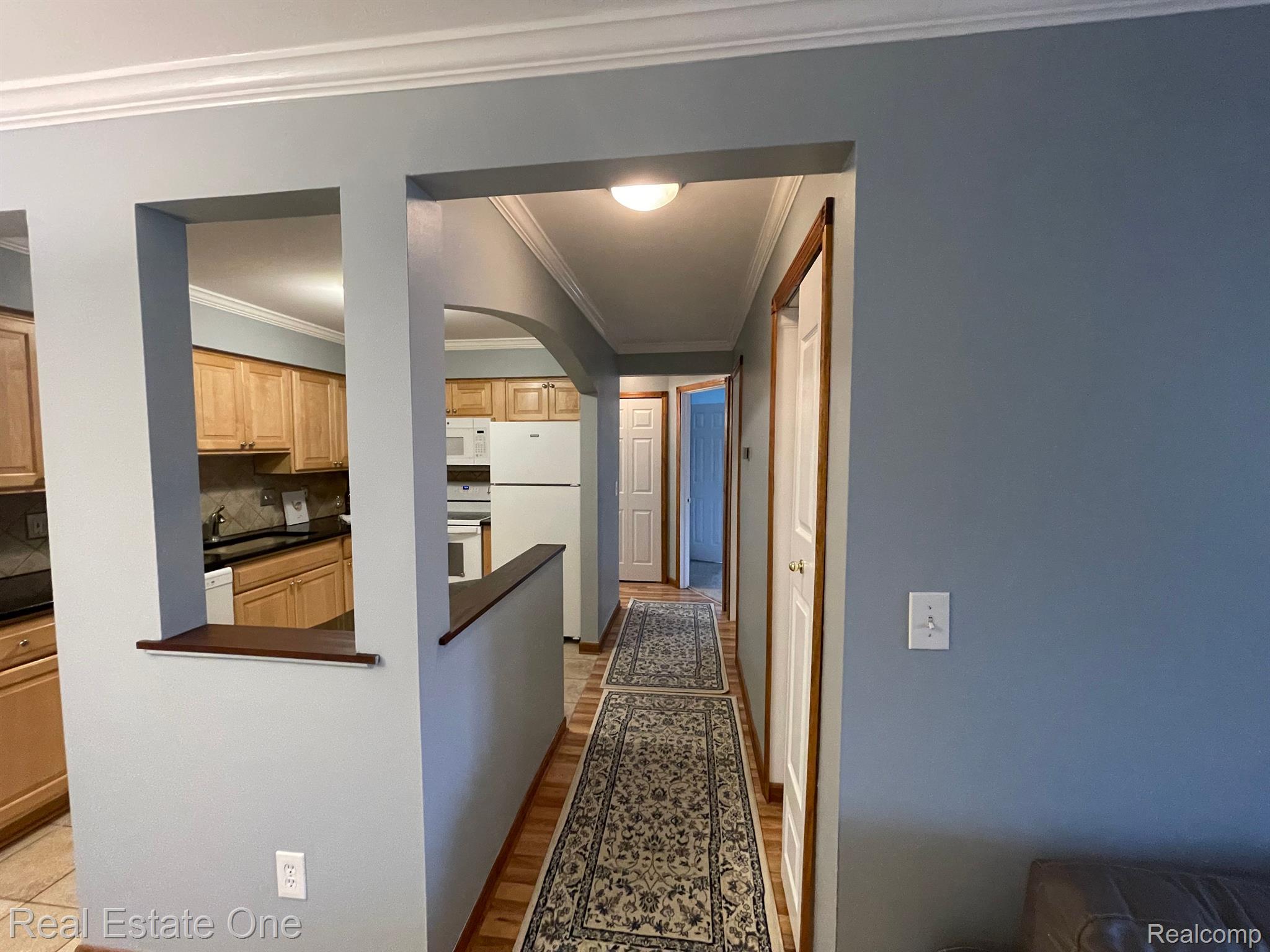 475 Baldwin Avenue, Unit 110 Rochester, MI 48307 - Photo 13 of 22 Hallway