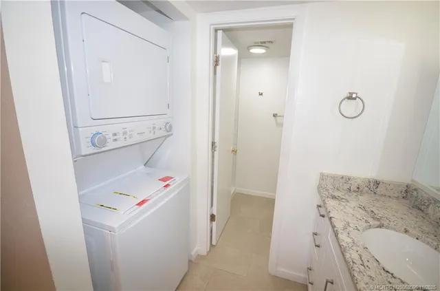 $1,750 | 1566 Southeast Royal Green Circle, Unit 101, Port St. Lucie, FL 34952