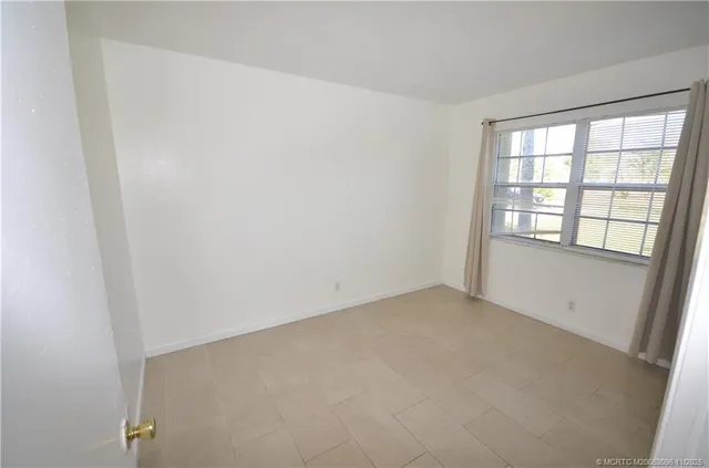 $1,750 | 1566 Southeast Royal Green Circle, Unit 101, Port St. Lucie, FL 34952