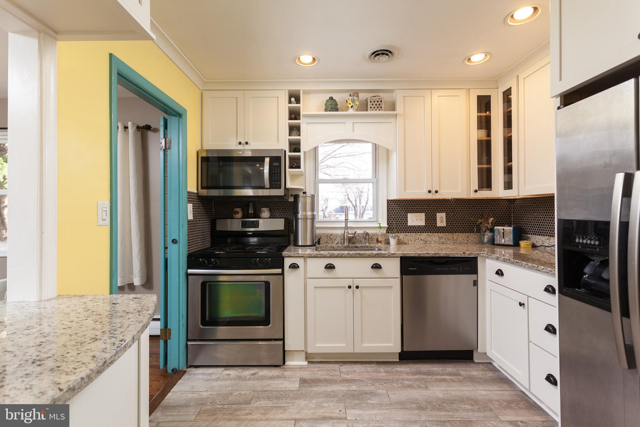 8417 Coco Road Baltimore, MD 21237 - Photo 3 of 32