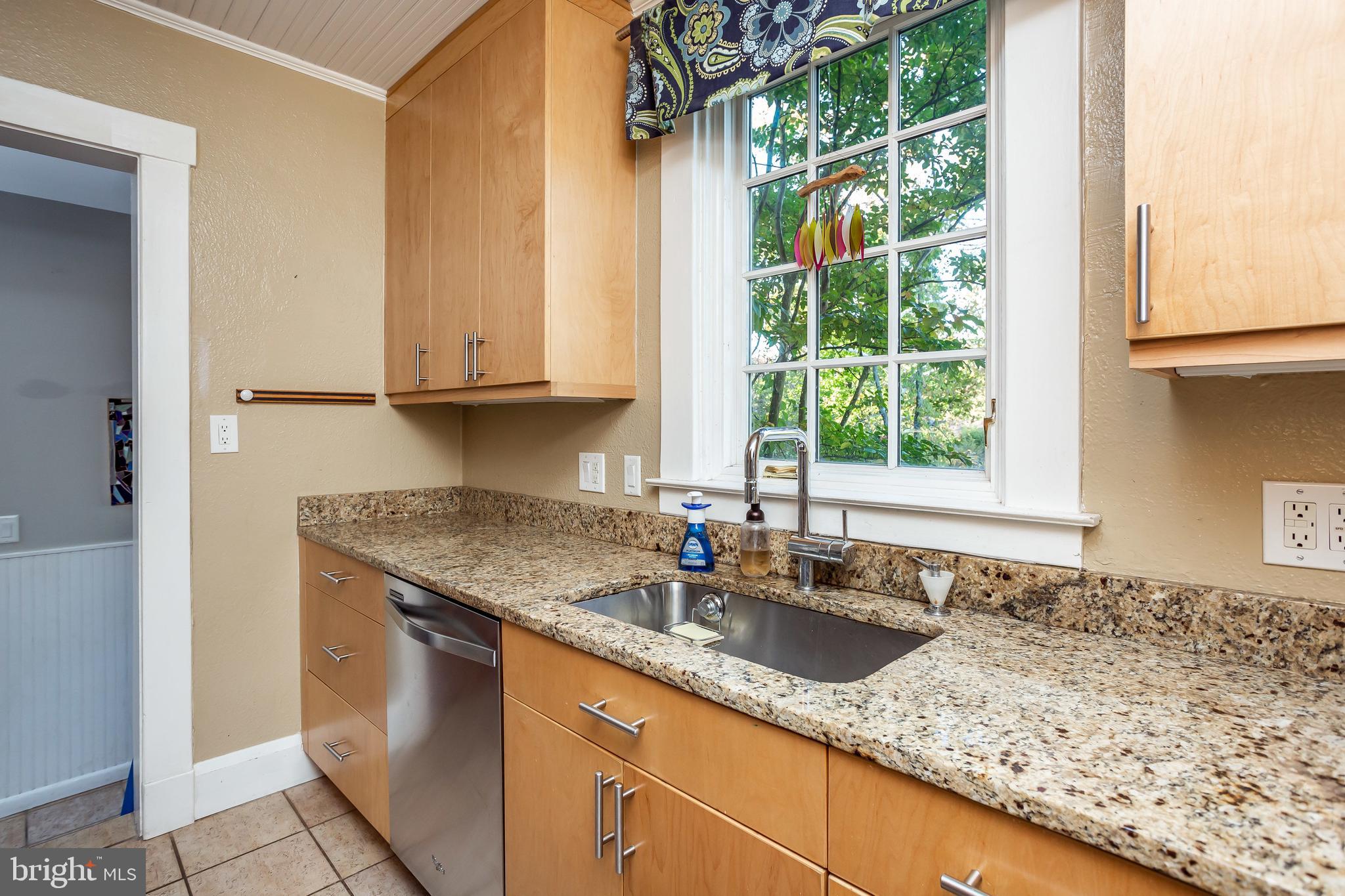 6900 Sherwood Road Baltimore, MD 21239 - Photo 12 of 27