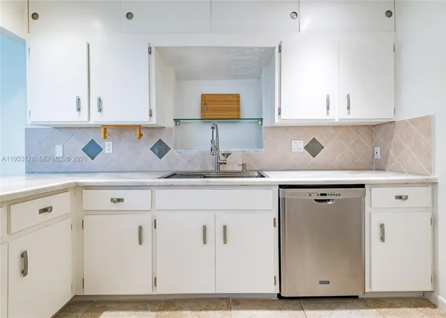 $4,000 | 505 Heron Drive, Unit 505, Delray Beach, FL 33444