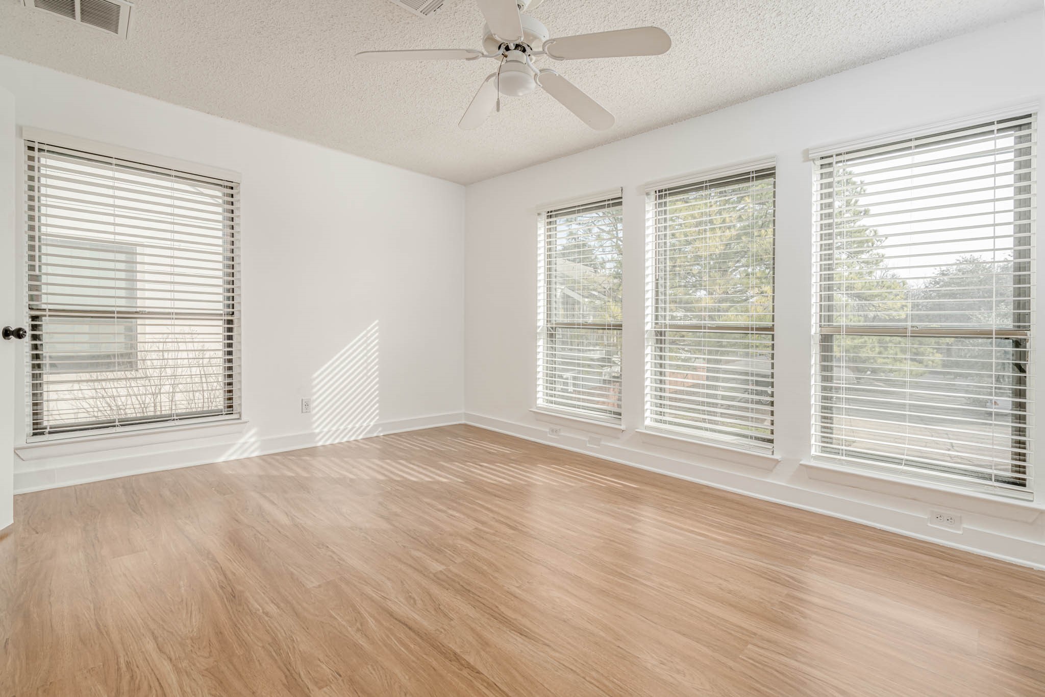 2277 South Kirkwood Road, Unit 4/808 Houston, TX 77077 - Photo 20 of 23 Bathe in abundant natural light and enjoy the elegance of beautiful flooring in this inviting space.