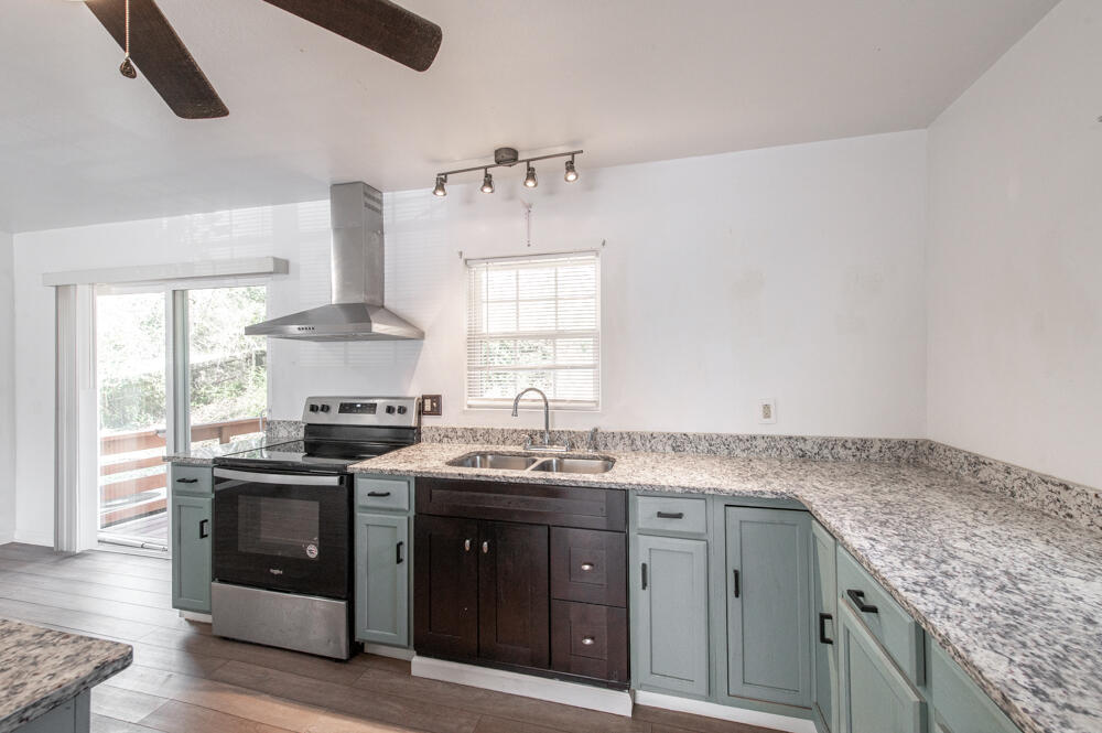 2113 Chadwick Road Augusta, GA 30906 - Photo 7 of 30 Granite Countertops!
