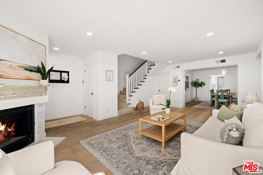 1044 20th Street, Unit A Santa Monica, CA 90403 - Photo 2 of 20