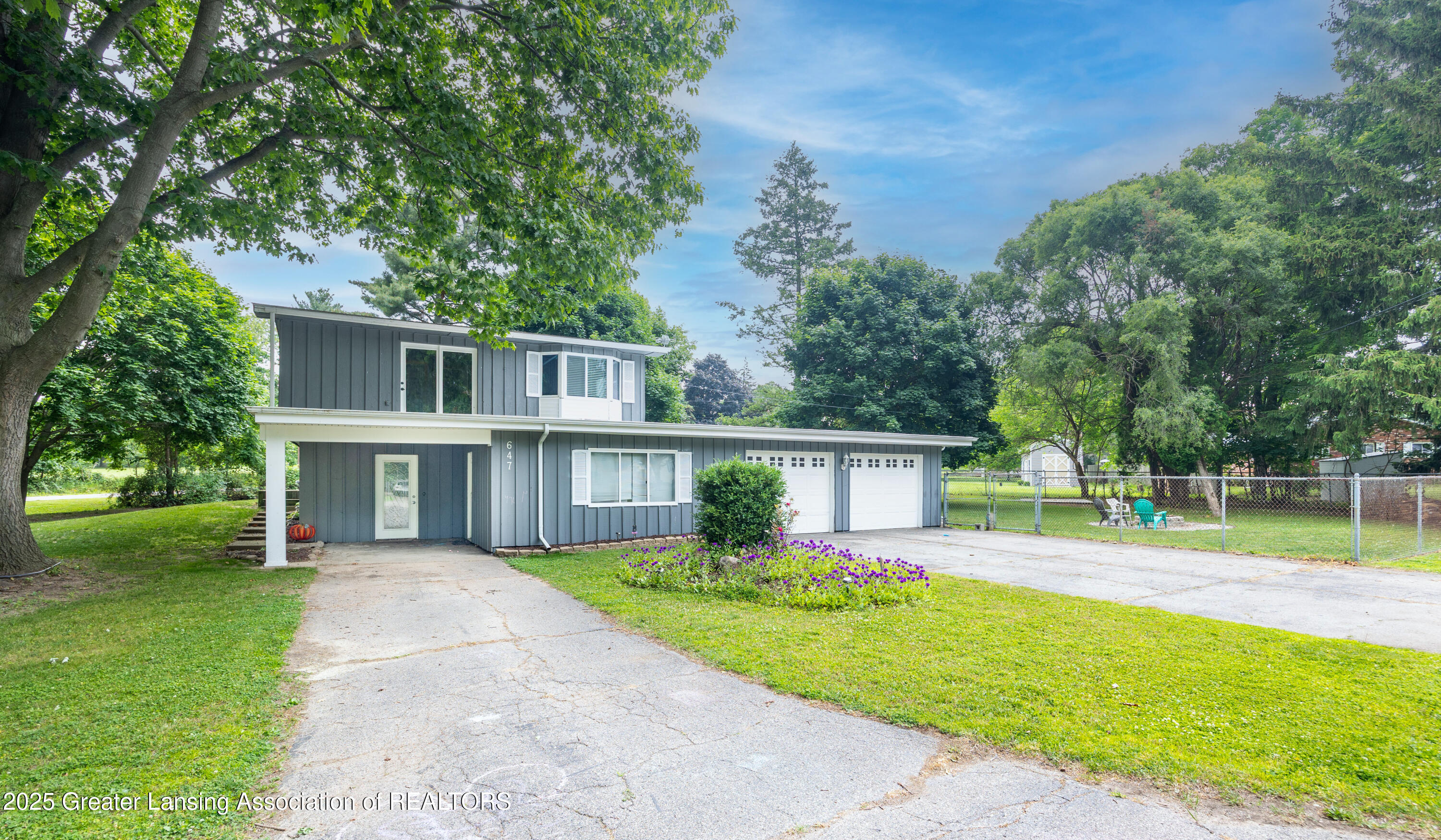 647 Ridgeview Drive Corunna, MI 48817 - Photo 1 of 20 Front of House