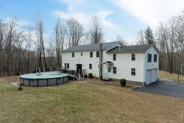 $619,000 | 281 Lake Shore Drive, Pine Bush, NY 12566
