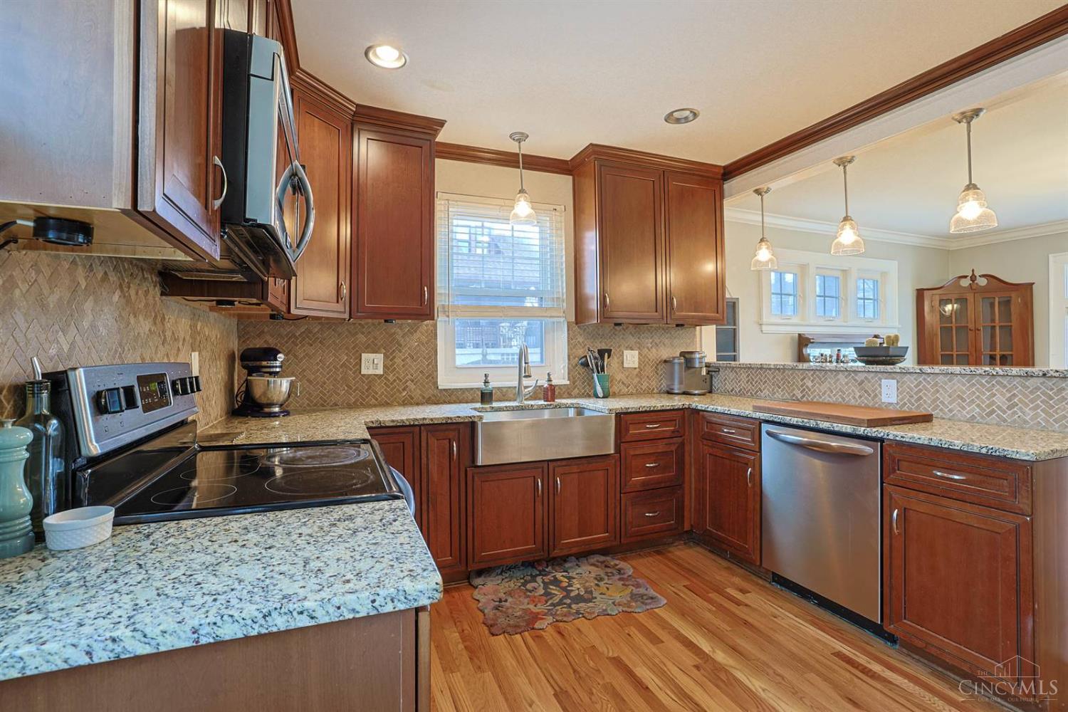 5835 Montgomery Road Cincinnati, OH 45212 - Photo 13 of 44 Gallery Image 13
