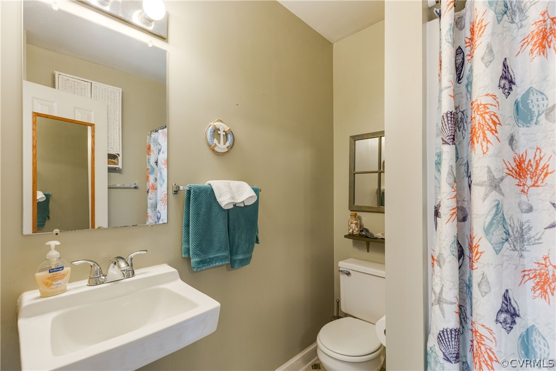 2406 Dumbarton Road Henrico, VA 23228 - Photo 8 of 20 Gallery Image 8