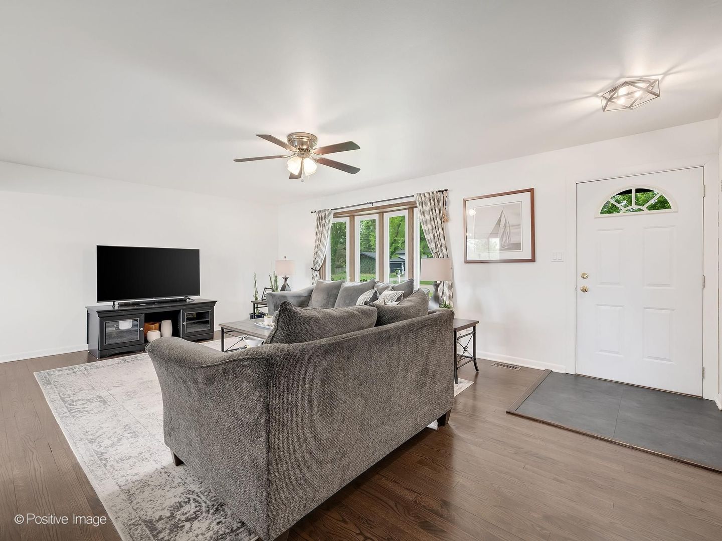 28W776 Wagner Road Naperville, IL 60564 - Photo 4 of 25 Gallery Image 4