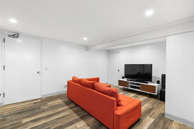 $999,000 | 33 Johnson Road, Scarsdale, NY 10583