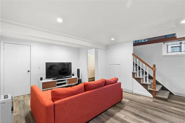 $999,000 | 33 Johnson Road, Scarsdale, NY 10583