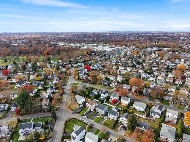 $999,000 | 33 Johnson Road, Scarsdale, NY 10583