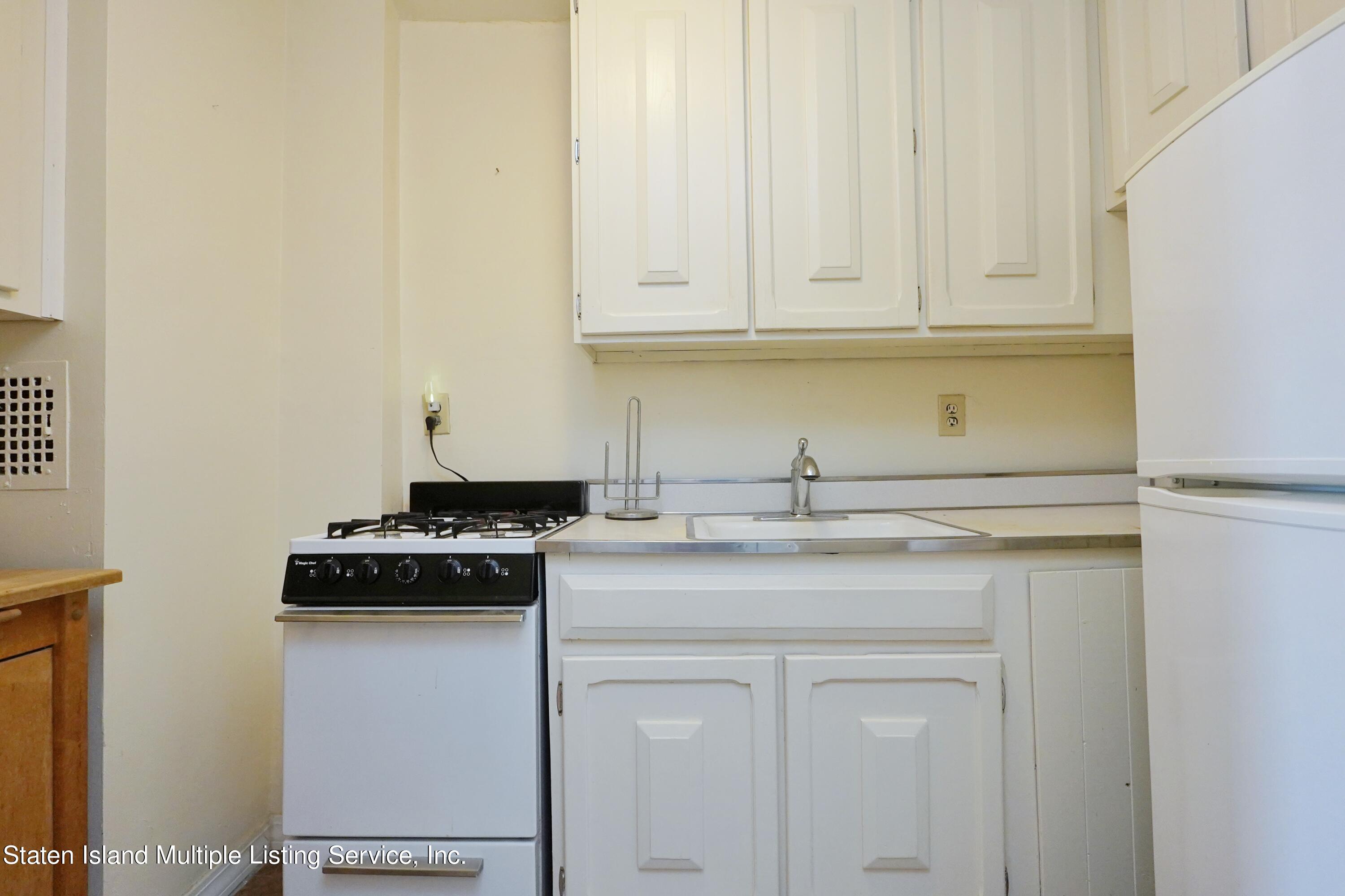 1000 Clove Road, Unit 9F Staten Island, NY 10301 - Photo 13 of 18 Photo Jan 11 2023, 2 50 52 PM