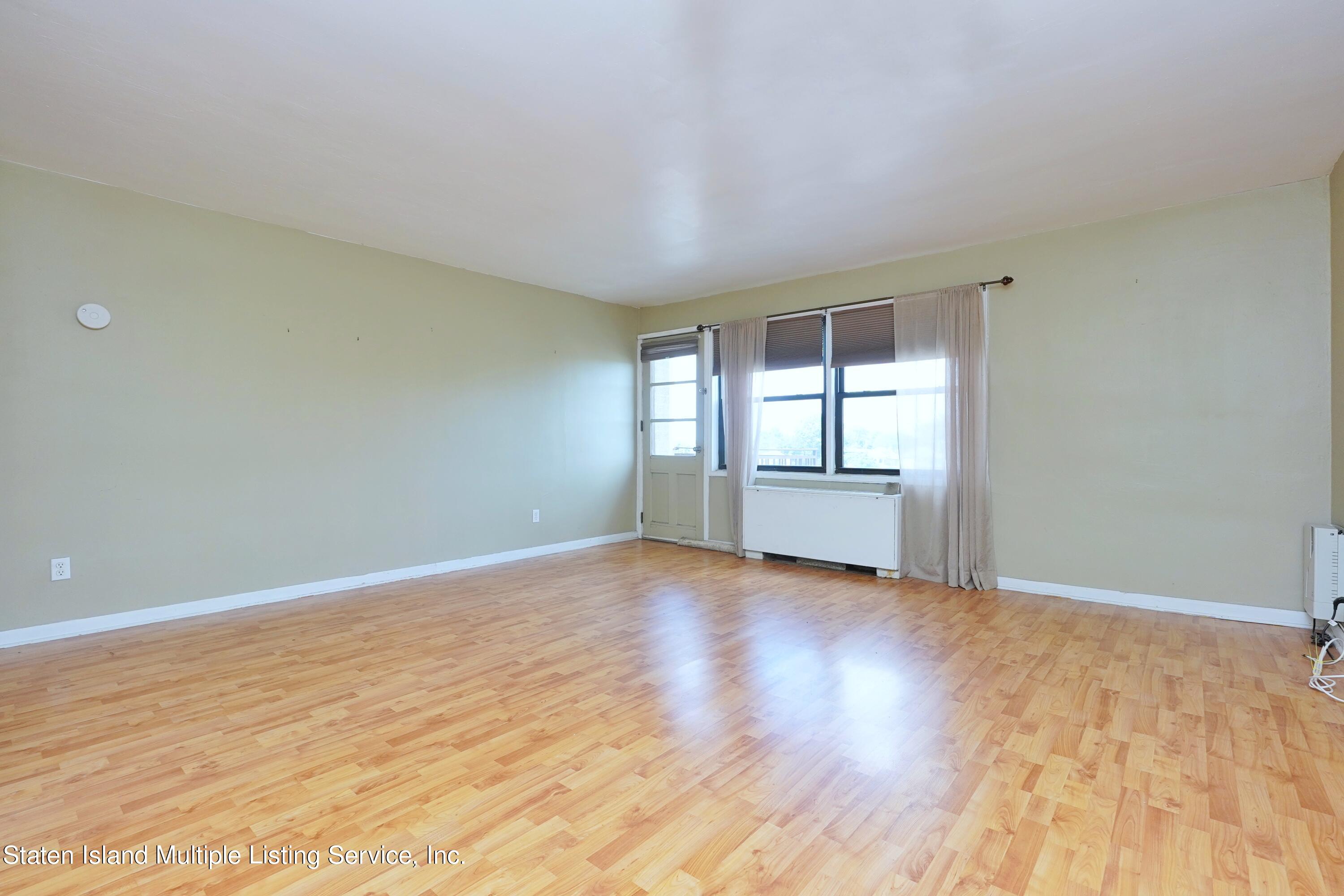 1000 Clove Road, Unit 9F Staten Island, NY 10301 - Photo 9 of 18 Photo Jan 11 2023, 2 50 22 PM