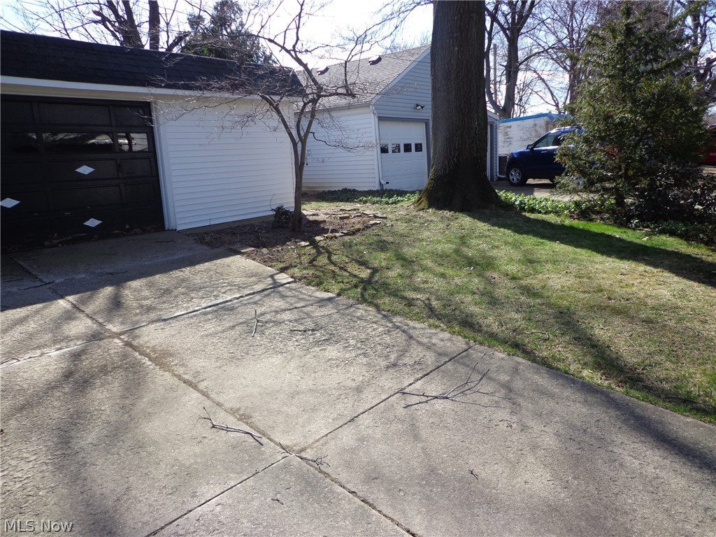 8305 Ackley Road Parma, OH 44129 - Photo 26 of 27