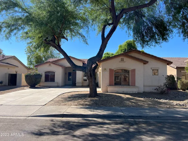 $2,100 | 21167 East Lords Way, Queen Creek, AZ 85142