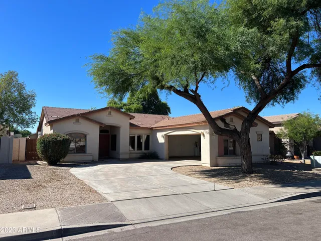 $2,100 | 21167 East Lords Way, Queen Creek, AZ 85142