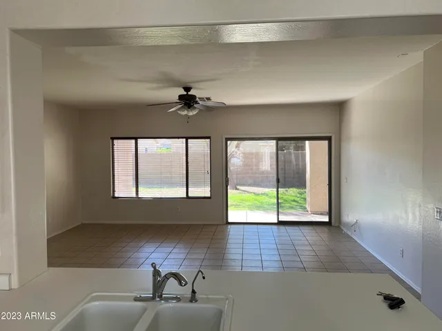 $2,100 | 21167 East Lords Way, Queen Creek, AZ 85142