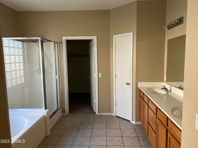 $2,100 | 21167 East Lords Way, Queen Creek, AZ 85142