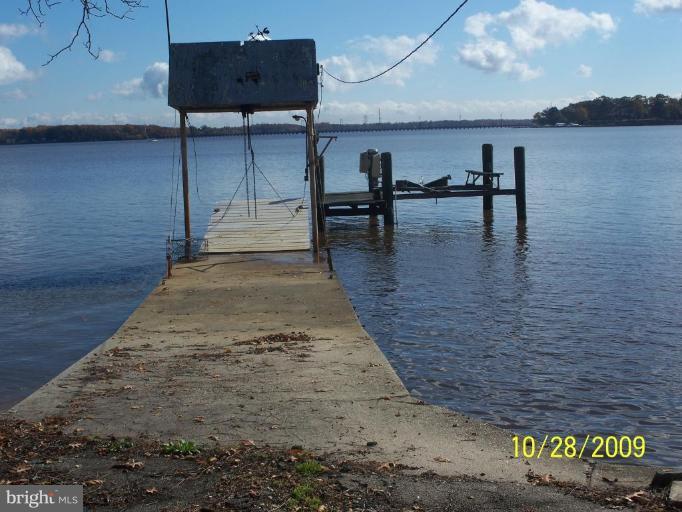 3715 Abingdon Beach Road Abingdon, MD 21009 - Photo 3 of 7 a view of outdoor seating space