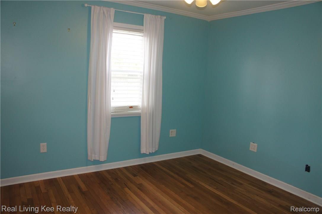 3855 Mildred Avenue Rochester, MI 48309 - Photo 13 of 29 Master Bedroom on first floor