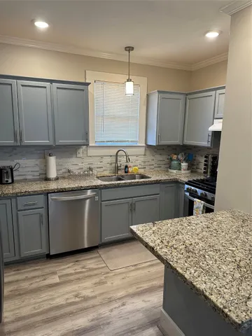 $1,650 | 5211 Avenue Q, Galveston, TX 77551