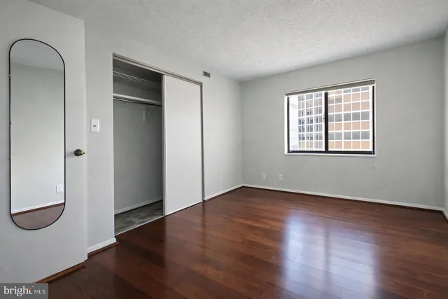 $2,300 | 1600 North Oak Street, Unit 706, Arlington, VA 22209