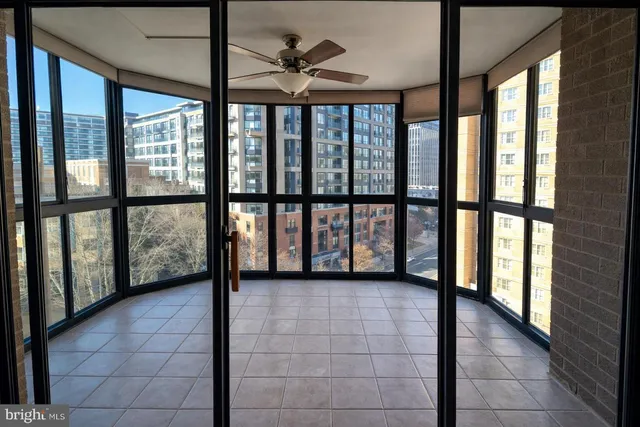 $2,300 | 1600 North Oak Street, Unit 706, Arlington, VA 22209