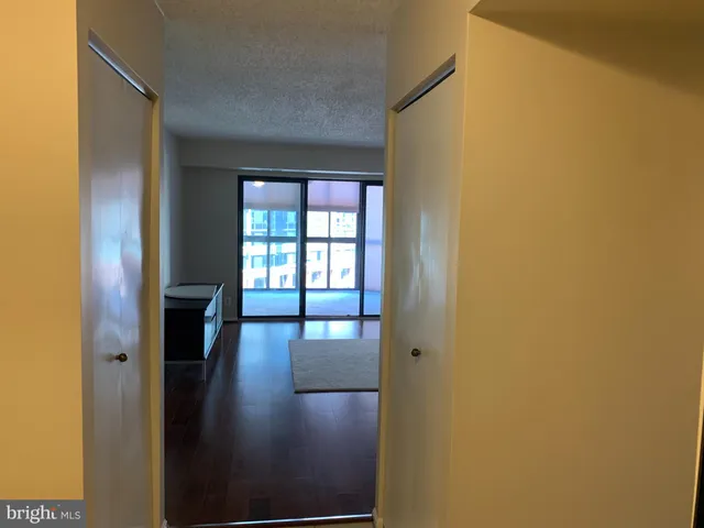 $2,400 | 1600 North Oak Street, Unit 706, Arlington, VA 22209