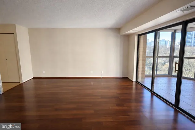 $2,300 | 1600 North Oak Street, Unit 706, Arlington, VA 22209