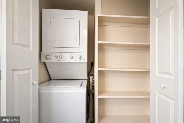 $2,300 | 1600 North Oak Street, Unit 706, Arlington, VA 22209