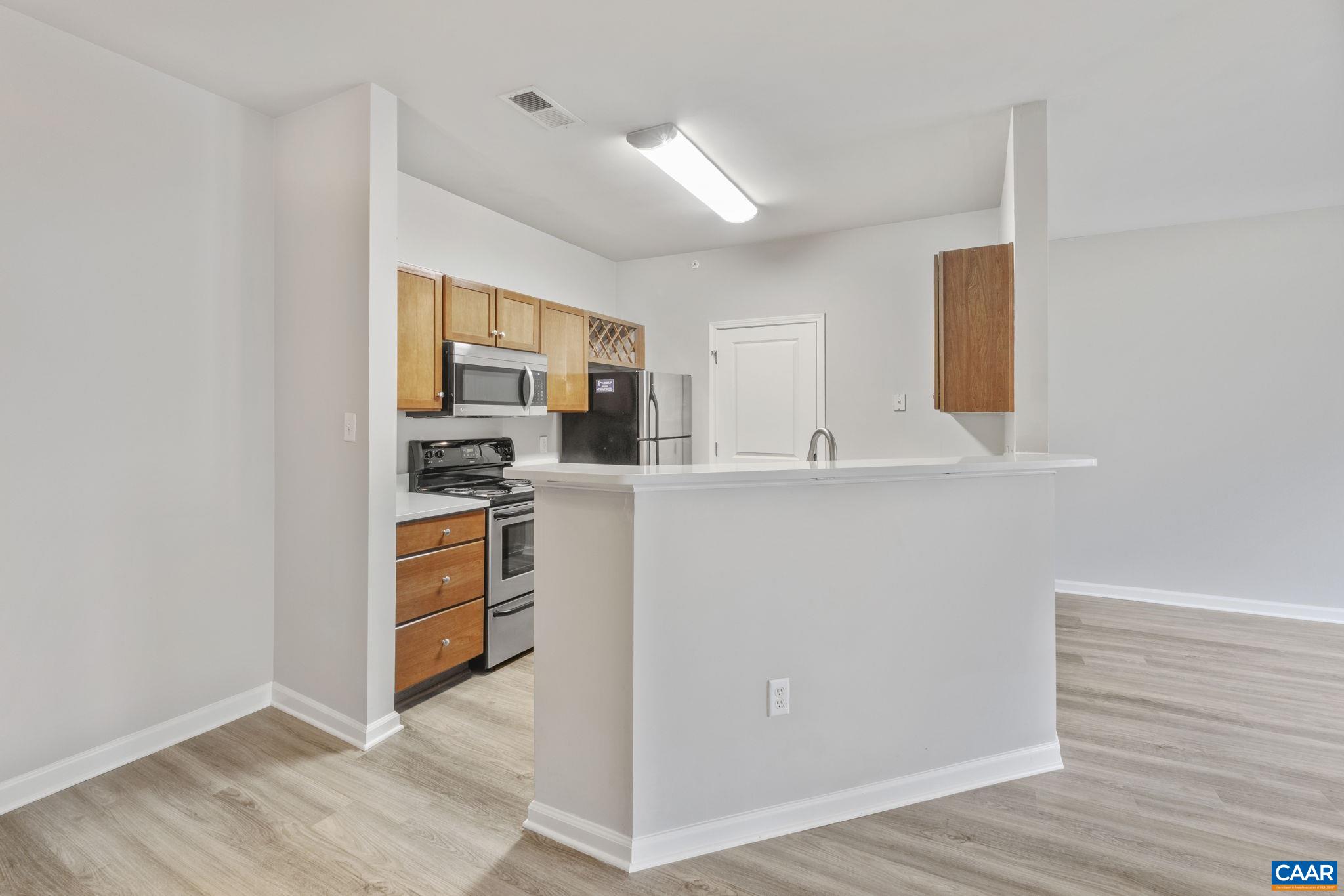 745 Walker Square, Unit 3B Charlottesville, VA 22903 - Photo 17 of 52