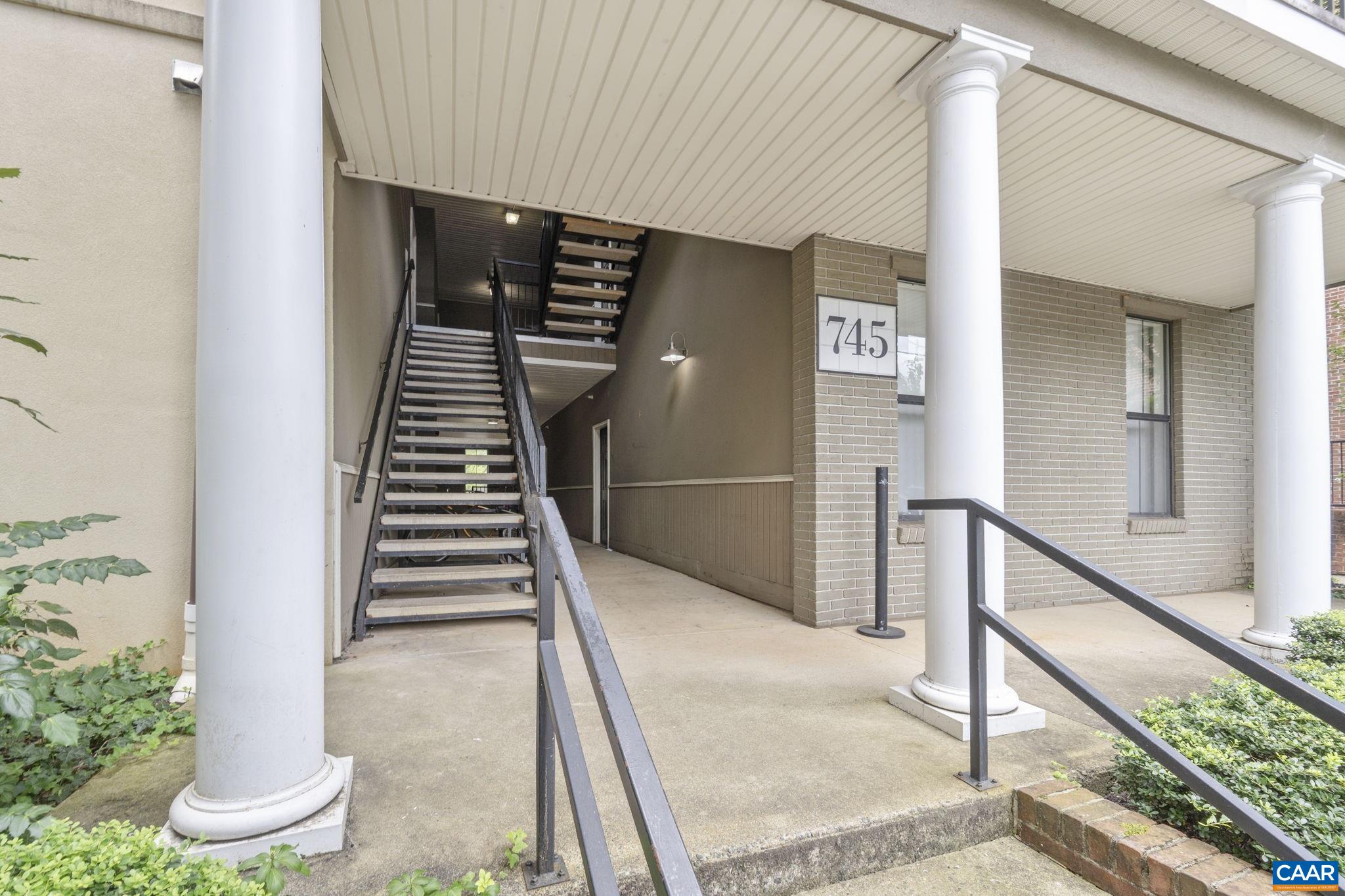 745 Walker Square, Unit 3B Charlottesville, VA 22903 - Photo 6 of 52