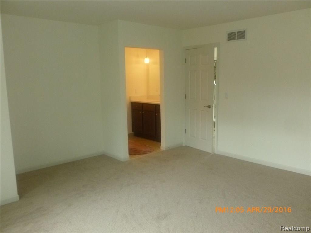 23133 Farmington Road Farmington, MI 48336 - Photo 24 of 32