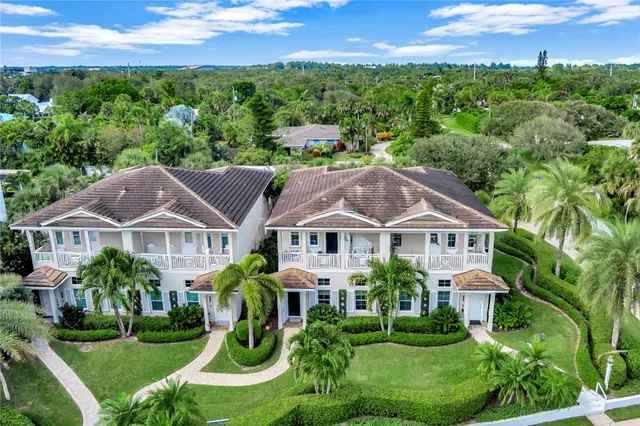 a view of a yard in front of house