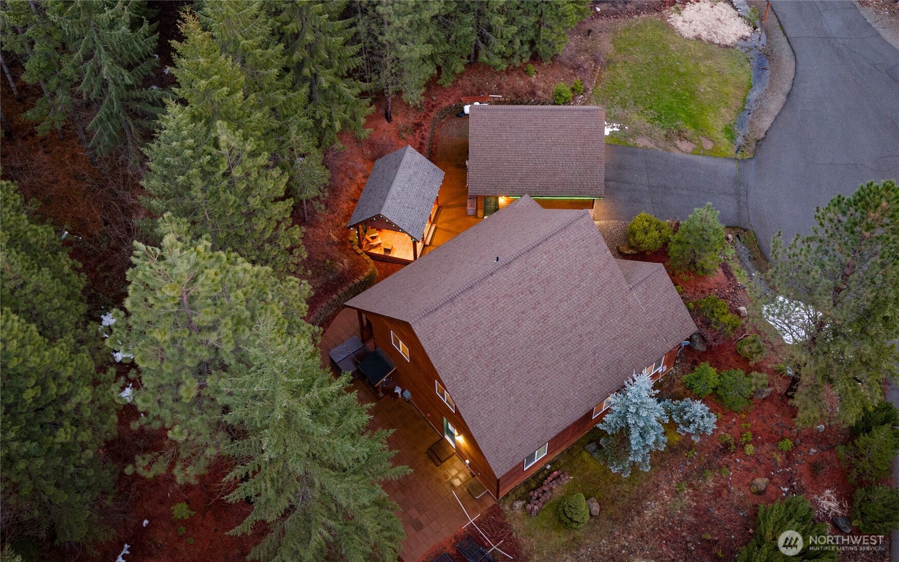 261 Tiger Lily Lane Ronald, WA 98940 - Photo 2 of 40