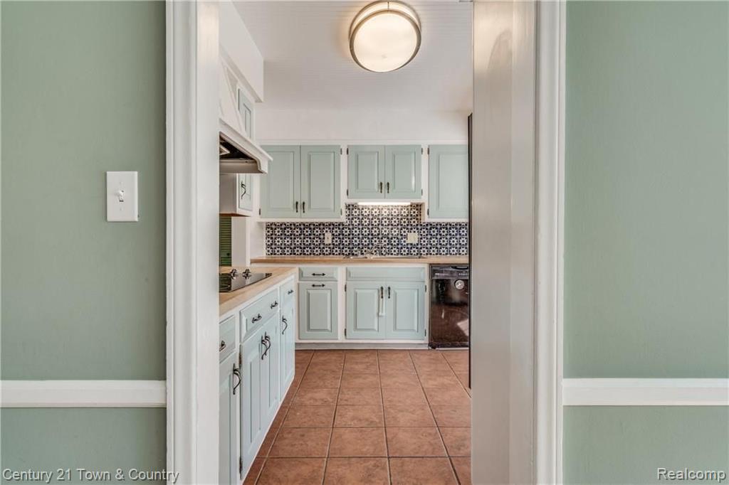 4100 Beach Road Troy, MI 48098 - Photo 17 of 54
