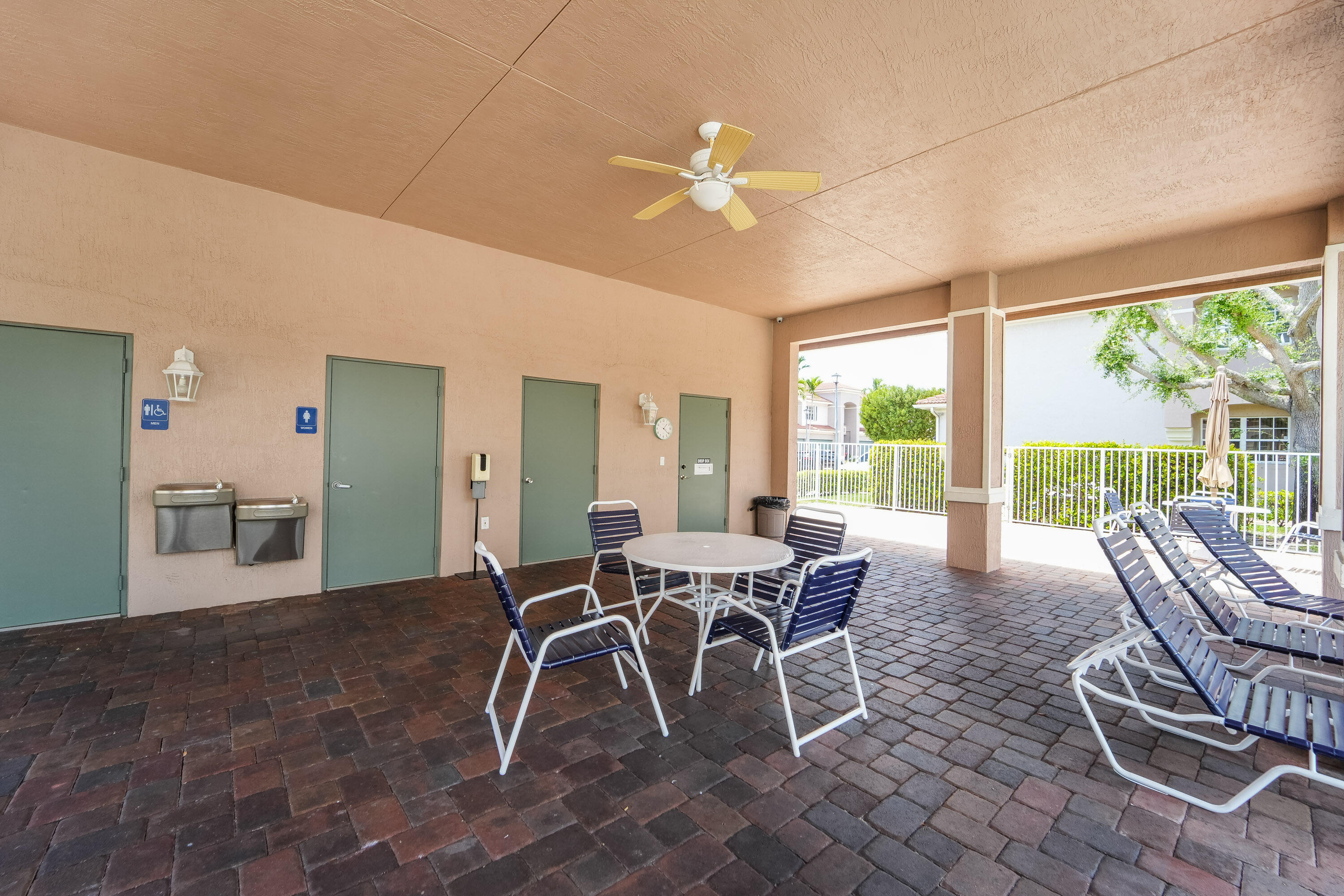 126 Lancaster Road Boynton Beach, FL 33426 - Photo 38 of 43 Carriage pointe-9
