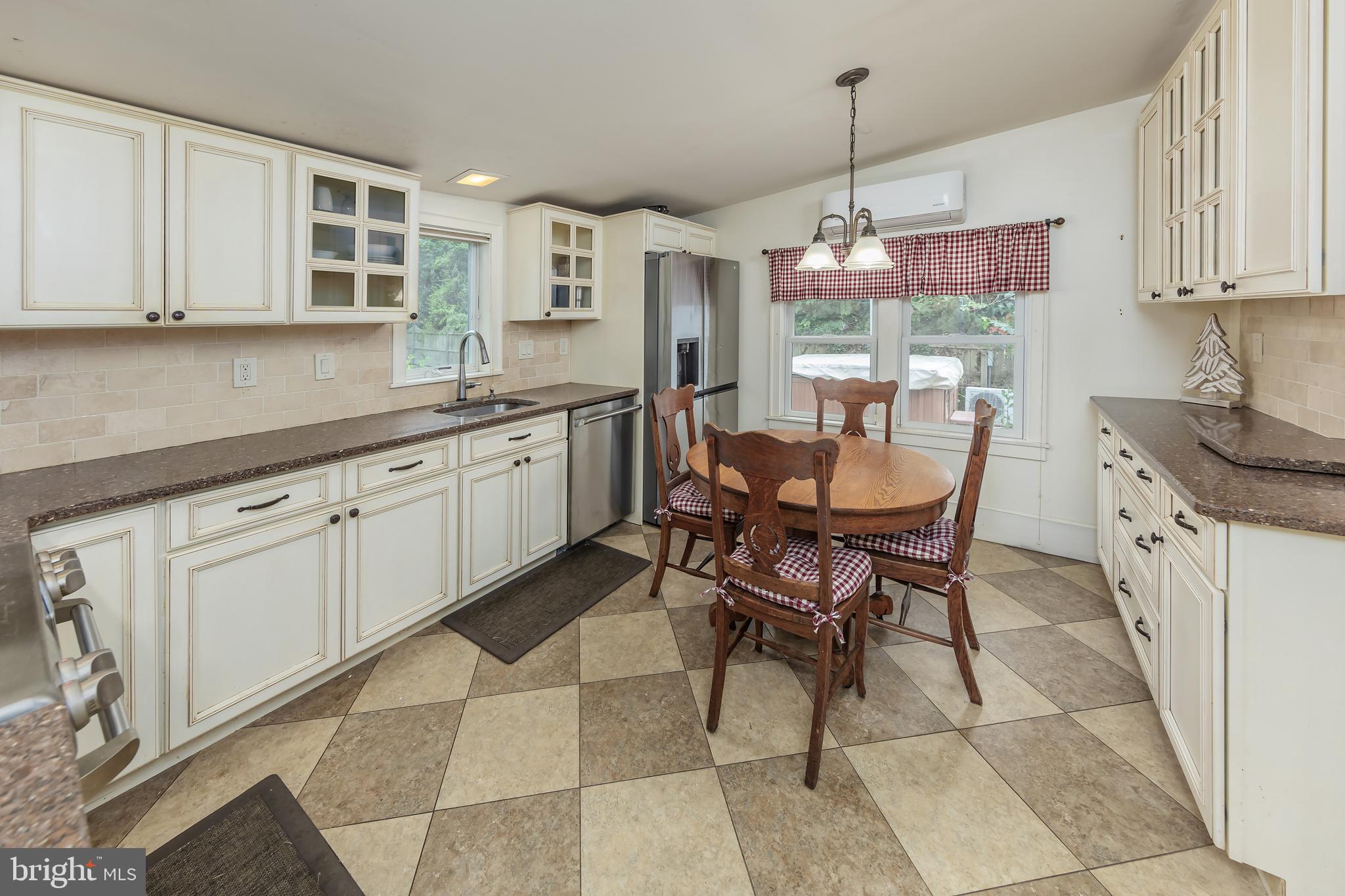 416 Raritan Avenue Atco, NJ 08004 - Photo 3 of 23