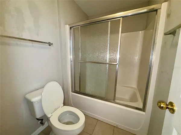 $2,200 | 12626 Lake Vista Drive, Gibsonton, FL 33534