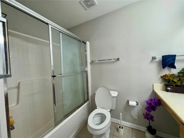 $2,200 | 12626 Lake Vista Drive, Gibsonton, FL 33534