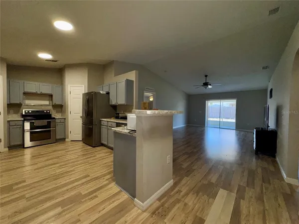 $2,200 | 12626 Lake Vista Drive, Gibsonton, FL 33534